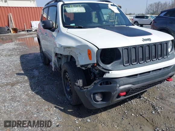 2018 Jeep Renegade Trailhawk with VIN ZACCJBCB9JPG81032, listed as a IAAI auction lot 41722934 with 178,502 mi miles. Bid and sale history available at carsss.com. Image 6.