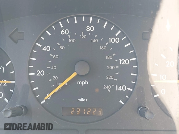 2002 Mercedes-Benz M 320/430/500 with VIN 4JGAB75E52A302663, listed as a IAAI auction lot 41865160 with 231,223 mi miles and . Bid and sale history available at DreamBid. Image 7.