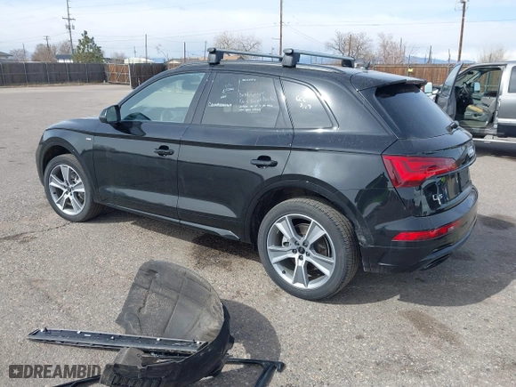 2025 Audi Q5 S line Premium with VIN WA1GAAFY9S2021963, listed as a IAAI auction lot 41840606 with 6,900 mi miles. Bid and sale history available at carsss.com. Image 3.