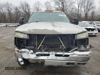 2006 Chevrolet Silverado 3500 DRW LT1 with VIN 1GCJK39DX6E261668, listed as a Copart auction lot 85795364 with 291,246 mi miles and Salvage Title. Bid and sale history available at carsss.com. Image 5.