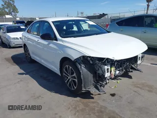 2023 Volkswagen Jetta Sport z VIN 3VWBM7BU5PM051794, wystawiony jako IAAI lot #42023152 z przebiegiem 31 826 mil mil oraz . Historia ofert i sprzedaży dostępna na DreamBid. Obrazek 1.