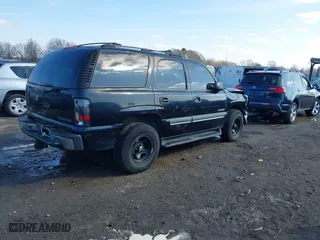 2002 Chevrolet Tahoe LT with VIN 1GNEC13Z02R203361, listed as a IAAI auction lot 41580885 with 349,050 mi miles. Bid and sale history available at carsss.com. Image 4.
