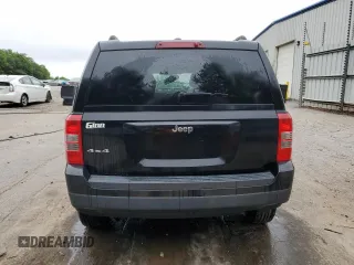 2017 Jeep Patriot Sport with VIN 1C4NJRBB1HD143808, listed as a Copart auction lot 58302235 with 136,123 mi miles and Salvage title. Bid and sale history available at DreamBid. Image 6.