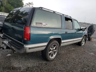 1993 Chevrolet Suburban with VIN 1GNEC16K5PJ308997, listed as a Copart auction lot 68327744 with 256,660 mi miles and Salvage Title. Bid and sale history available at carsss.com. Image 3.
