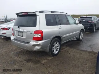 2007 Toyota Highlander Hybrid w/3rd Row with VIN JTEDW21A070020189, listed as a IAAI auction lot 41481373 with 126,345 mi miles. Bid and sale history available at carsss.com. Image 4.