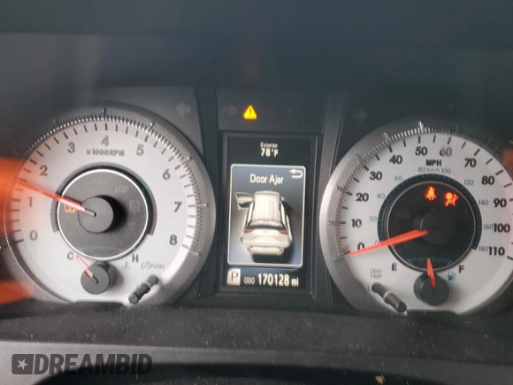 2015 Toyota Sienna SE with VIN 5TDXK3DC6FS689563, listed as a Copart auction lot 60798185 with 170,128 mi miles and Salvage title. Bid and sale history available at DreamBid. Image 9.