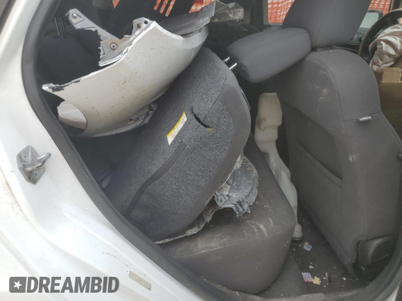 2015 Ford Fiesta S z VIN 3FADP4AJ0FM140721, wystawiony jako Copart lot #58148075 z przebiegiem 121 404 mil mil oraz Szkoda całkowita • Salvage title. Historia ofert i sprzedaży dostępna na DreamBid. Obrazek 10.