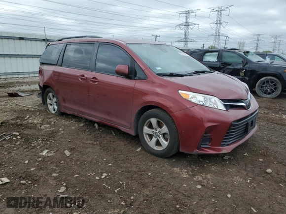 2018 Toyota Sienna LE Auto Access Seat with VIN 5TDKZ3DC4JS910687, listed as a Copart auction lot 55516745 with 67,943 mi miles and Salvage title. Bid and sale history available at DreamBid. Image 4.