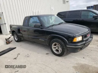 1997 GMC Sonoma SLS with VIN 1GTCS19X3V8528122, listed as a Copart auction lot 79993184 with 131,949 mi miles and Clean Title. Bid and sale history available at carsss.com. Image 4.