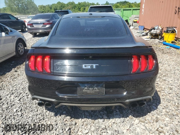2018 Ford Mustang GT z VIN 1FA6P8CF0J5179879, wystawiony jako Copart lot #57986645 z przebiegiem 63 354 mil mil oraz Szkody całkowita. Historia ofert i sprzedaży dostępna na DreamBid. Obrazek 6.