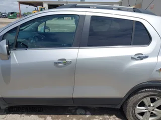 2017 Chevrolet Trax LT with VIN KL7CJLSB6HB166935, listed as a IAAI auction lot 41901204 with 114,352 mi miles and . Bid and sale history available at carsss.com. Image 14.