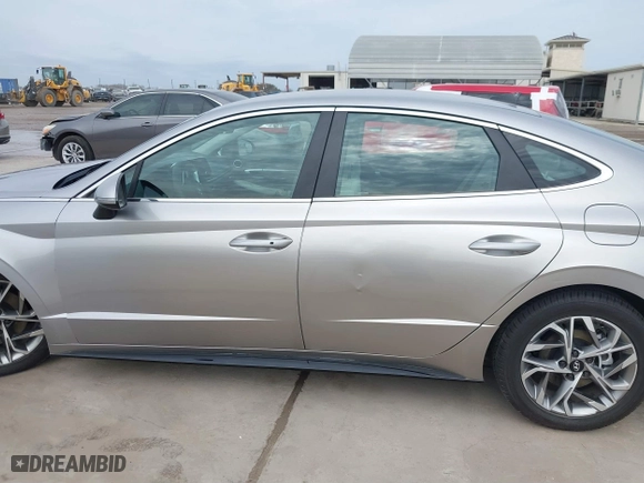 2021 Hyundai Sonata SEL with VIN KMHL64JA6MA146585, listed as a IAAI auction lot 41680181 with 34,119 mi miles. Bid and sale history available at carsss.com. Image 14.