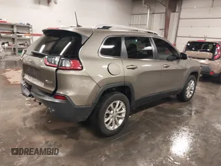 2019 Jeep Cherokee Latitude with VIN 1C4PJMCX3KD356109, listed as a IAAI auction lot 41211181 with 84,072 mi miles. Bid and sale history available at carsss.com. Image 4.