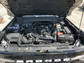 2022 Ford Bronco z VIN 1FMEE5DP4NLB67930, wystawiony jako Copart lot #54741955 z przebiegiem 8 087 mil mil oraz Szkoda całkowita • Salvage title. Historia ofert i sprzedaży dostępna na DreamBid. Obrazek 11.
