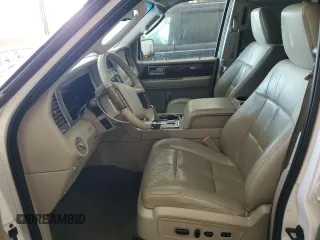 2010 Lincoln Navigator с VIN 5LMJJ3J58AEJ10157, выставлен на аукционе Copart как лот 54834525 с пробегом 181 146 миль миль и Списание • Salvage title. История ставок и продаж доступна на DreamBid. Изображение 7.