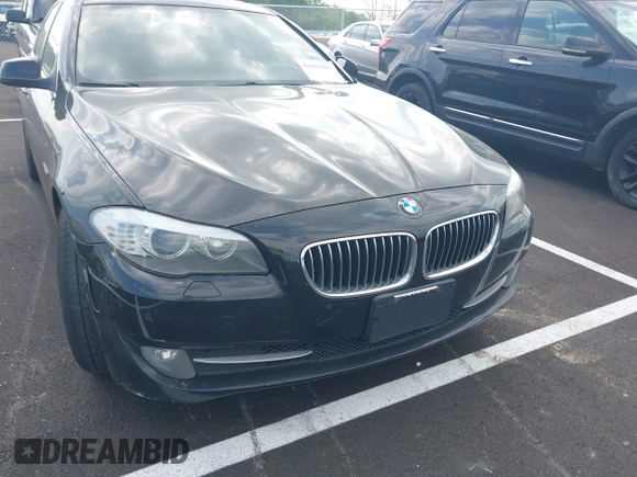 2011 BMW 5 Series 528i with VIN WBAFR1C52BDS36073, listed as a IAAI auction lot 42023987 with 139,736 mi miles and . Bid and sale history available at carsss.com. Image 6.