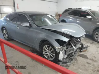 2018 Infiniti Q70 Luxe with VIN JN1BY1AR8JM220035, listed as a IAAI auction lot 41618678 with 45,360 mi miles and . Bid and sale history available at DreamBid. Image 1.