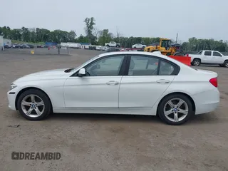 2015 BMW 3 Series 328i xDrive с VIN WBA3B5G55FNS17395, выставлен на аукционе IAAI как лот 42511002 с пробегом 228 228 миль миль и . История ставок и продаж доступна на DreamBid. Изображение 14.