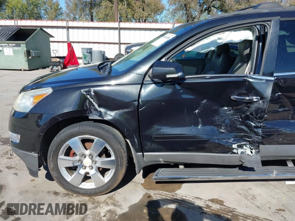 2011 Chevrolet Traverse 1LT z VIN 1GNKRGED3BJ373931, wystawiony jako IAAI lot #40876388 z przebiegiem 234 394 mil mil oraz . Historia ofert i sprzedaży dostępna na DreamBid. Obrazek 19.