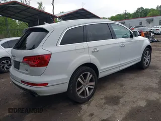 2015 Audi Q7 Premium Plus с VIN WA1LGAFE7FD027337, выставлен на аукционе IAAI как лот 42182400 с пробегом 82 269 миль миль и . История ставок и продаж доступна на DreamBid. Изображение 4.