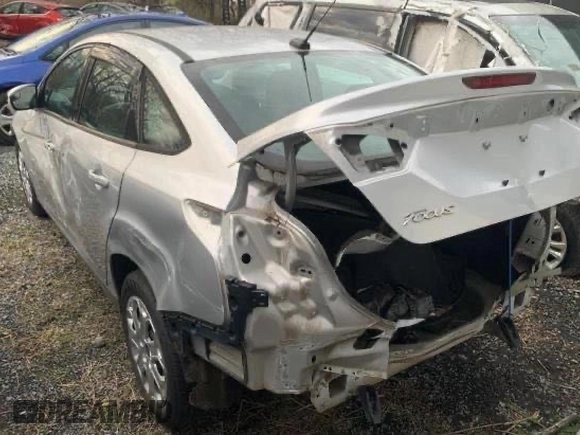 2015 Ford Focus SE с VIN 1FADP3F26FL317477, выставлен на аукционе Copart как лот 60255715 с пробегом 115 151 миль миль и Чистый • Clean title. История ставок и продаж доступна на DreamBid. Изображение 3.