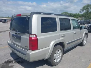 2007 Jeep Commander Sport с VIN 1J8HG48P37C560006, выставлен на аукционе IAAI как лот 42558974 с пробегом 223 413 миль миль и . История ставок и продаж доступна на DreamBid. Изображение 4.