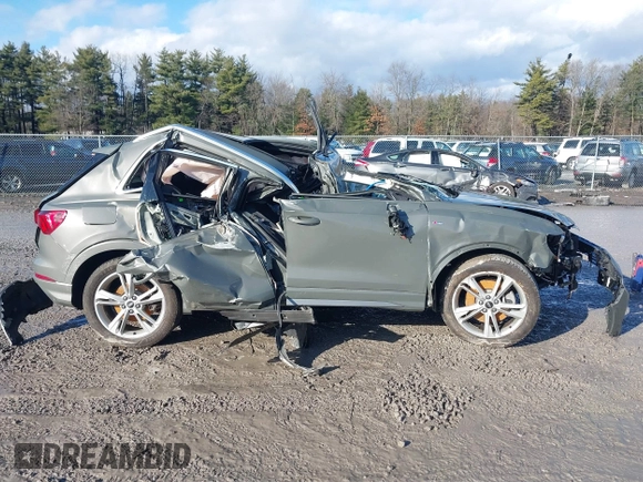 2022 Audi Q3 S line Premium z VIN WA1DECF30N1005992, wystawiony jako IAAI lot #41101352 z przebiegiem 37 399 mil mil oraz . Historia ofert i sprzedaży dostępna na DreamBid. Obrazek 12.