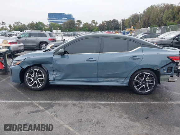 2025 Nissan Sentra SR с VIN 3N1AB8DVXSY233950, выставлен на аукционе IAAI как лот 42429684 с пробегом 5 114 миль миль и . История ставок и продаж доступна на DreamBid. Изображение 18.