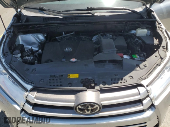 2017 Toyota Highlander XLE with VIN 5TDJZRFH2HS521211, listed as a Copart auction lot 62717825 with 62,380 mi miles and Clean title. Bid and sale history available at DreamBid. Image 12.