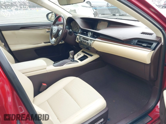 2016 Lexus ES 330 z VIN 58ABK1GG5GU024281, wystawiony jako IAAI lot #41913263 z przebiegiem 87 890 mil mil oraz . Historia ofert i sprzedaży dostępna na DreamBid. Obrazek 5.