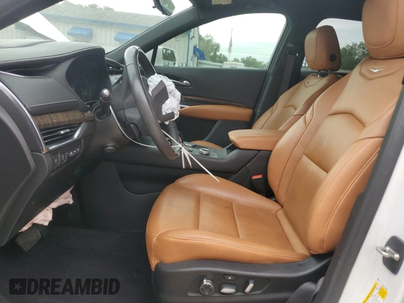 2020 Cadillac XT4 FWD Premium Luxury with VIN 1GYFZCR41LF060002, listed as a Copart auction lot 55750225 with 38,215 mi miles and Salvage title. Bid and sale history available at DreamBid. Image 7.