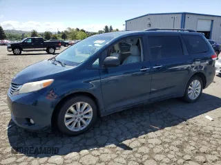 2012 Toyota Sienna XLE z VIN 5TDDK3DC2CS038185, wystawiony jako Copart lot #54912005 z przebiegiem 191 738 mil mil oraz Czysty tytuł • Clean title. Historia ofert i sprzedaży dostępna na DreamBid. Obrazek 1.