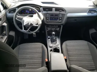 2023 Volkswagen Tiguan S z VIN 3VVFB7AX7PM113607, wystawiony jako Copart lot #71402454 z przebiegiem 23 801 mil mil oraz Szkoda całkowita • Salvage title. Historia ofert i sprzedaży dostępna na DreamBid. Obrazek 8.
