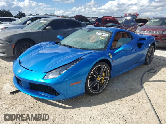 2018 Ferrari 488 z VIN ZFF80AMA9J0231686, wystawiony jako Copart lot #77623854 z przebiegiem Nie podano mil oraz Szkody całkowita. Historia ofert i sprzedaży dostępna na DreamBid. Obrazek 1.
