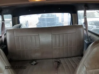 1996 Ford Bronco XL z VIN 1FMEU15N0TLB63427, wystawiony jako Copart lot #82779084 z przebiegiem 175 679 mil mil oraz Szkoda całkowita • Salvage title. Historia ofert i sprzedaży dostępna na DreamBid. Obrazek 10.