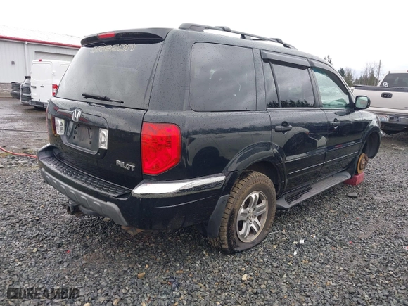 2004 Honda Pilot EX with VIN 2HKYF18674H585328, listed as a IAAI auction lot 41688735 with 214,194 mi miles. Bid and sale history available at carsss.com. Image 4.