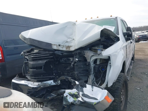 2019 Ford F-350 with VIN 1FD7W3B65KED43890, listed as a IAAI auction lot 41379733 with 130,113 mi miles and . Bid and sale history available at DreamBid. Image 12.