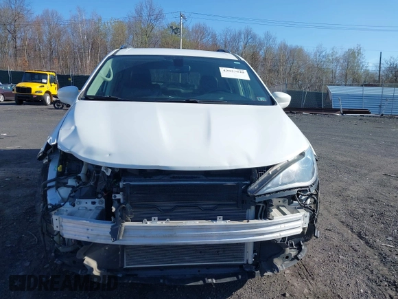 2020 Chrysler Pacifica Touring L z VIN 2C4RC1BG7LR139258, wystawiony jako IAAI lot #42037040 z przebiegiem 155 241 mil mil oraz . Historia ofert i sprzedaży dostępna na DreamBid. Obrazek 12.