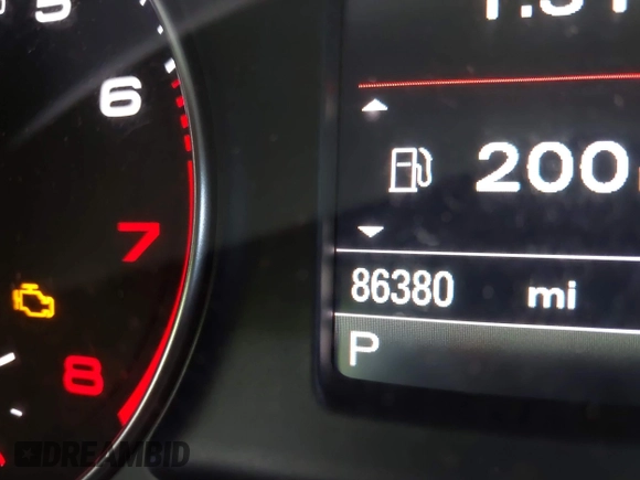 2017 Audi Q3 Prestige z VIN WA1GCCFS1HR005371, wystawiony jako IAAI lot #41991188 z przebiegiem 86 380 mil mil oraz . Historia ofert i sprzedaży dostępna na DreamBid. Obrazek 16.