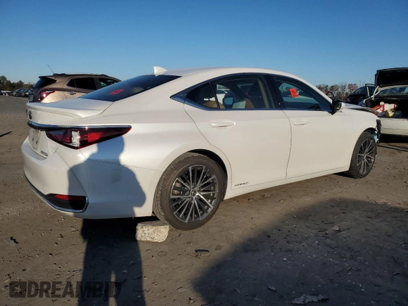 2022 Lexus ES 300h z VIN 58ADA1C18NU021904, wystawiony jako Copart lot #82488604 z przebiegiem 45 247 mil mil oraz Szkoda całkowita • Salvage title. Historia ofert i sprzedaży dostępna na DreamBid. Obrazek 3.