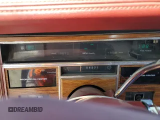 1981 Cadillac Eldorado z VIN 1G6AL5799BE630301, wystawiony jako Copart lot #55995155 z przebiegiem 49 072 mil mil oraz Tytuł czysty. Historia ofert i sprzedaży dostępna na DreamBid. Obrazek 9.