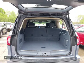 2021 Lincoln Navigator Black Label z VIN 5LMJJ3TT9MEL04485, wystawiony jako IAAI lot #42076087 z przebiegiem 69 704 mil mil oraz . Historia ofert i sprzedaży dostępna na DreamBid. Obrazek 17.