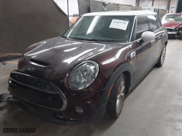 2018 MINI Clubman Cooper S with VIN WMWLN9C55J2E50761, listed as a IAAI auction lot 41469770 with 189,592 mi miles. Bid and sale history available at carsss.com. Image 17.