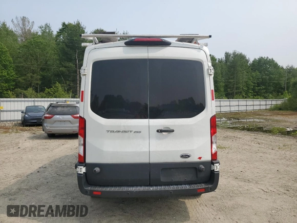 2018 Ford Transit z VIN 1FTYR2CM8JKA50248, wystawiony jako Copart lot #58839725 z przebiegiem 102 133 mil mil oraz Szkoda całkowita • Salvage title. Historia ofert i sprzedaży dostępna na DreamBid. Obrazek 6.