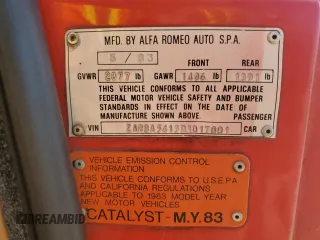 1983 Alfa Romeo Spider Veloce z VIN ZARBA5413D1017001, wystawiony jako Copart lot #68685714 z przebiegiem 71 738 mil mil oraz Szkody całkowita. Historia ofert i sprzedaży dostępna na DreamBid. Obrazek 12.