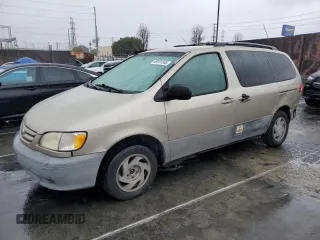 2001 Toyota Sienna LE with VIN 4T3ZF13C61U360050, listed as a Copart auction lot 49151345 with 225,181 mi miles and Salvage Title. Bid and sale history available at carsss.com. Image 1.