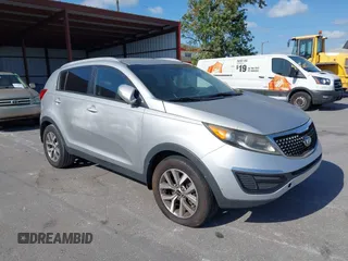 2015 Kia Sportage LX with VIN KNDPB3ACXF7791978, listed as a IAAI auction lot 42131383 with 140,533 mi miles and . Bid and sale history available at carsss.com. Image 1.