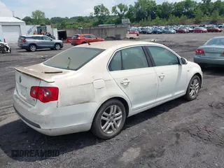 2007 Volkswagen Jetta Wolfsburg Edition with VIN 3VWEF71K07M131964, listed as a IAAI auction lot 42665542 with 138,100 mi miles and . Bid and sale history available at DreamBid. Image 4.