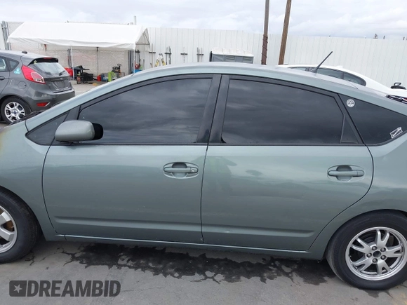 2004 Toyota Prius with VIN JTDKB20U840019578, listed as a IAAI auction lot 42045925 with Not Provided miles and . Bid and sale history available at DreamBid. Image 14.