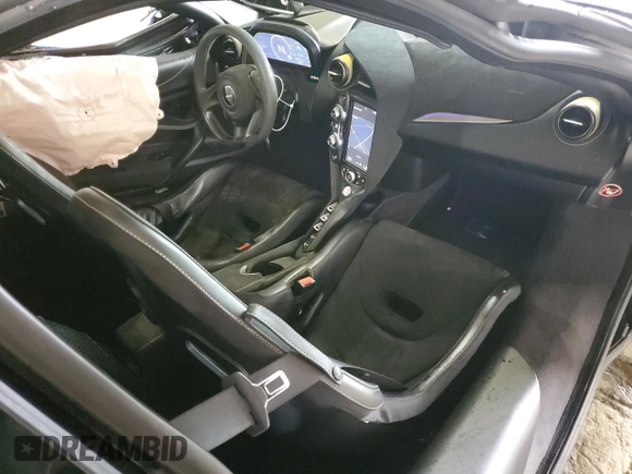 2018 McLaren 720S z VIN SBM14DCA1JW000261, wystawiony jako Copart lot #53197894 z przebiegiem 16 674 mil mil oraz . Historia ofert i sprzedaży dostępna na DreamBid. Obrazek 8.